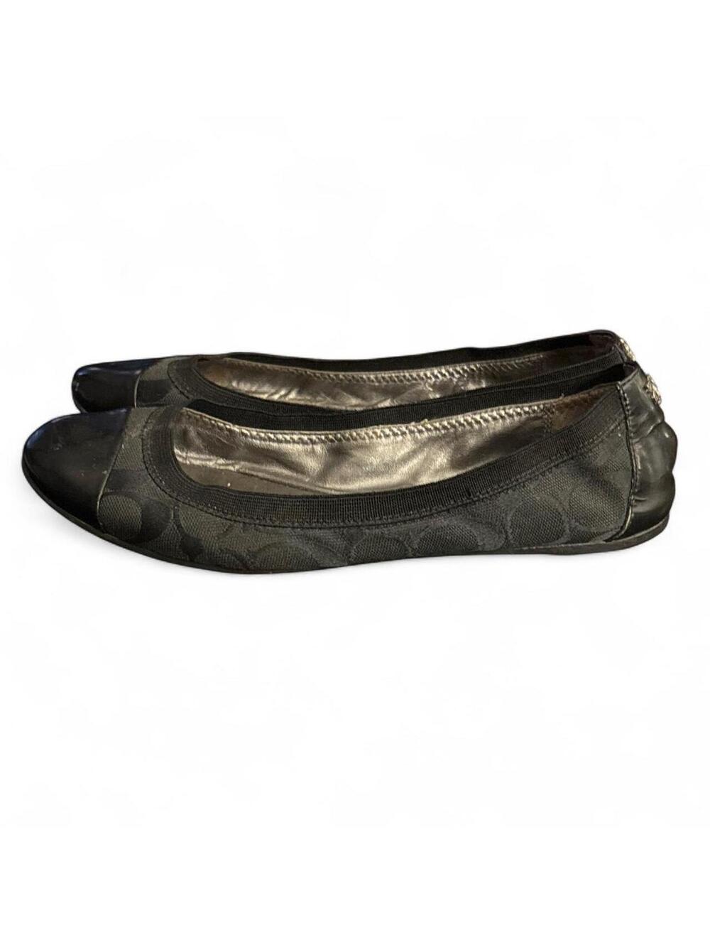Beautiful Coach ballet flats with C monogram